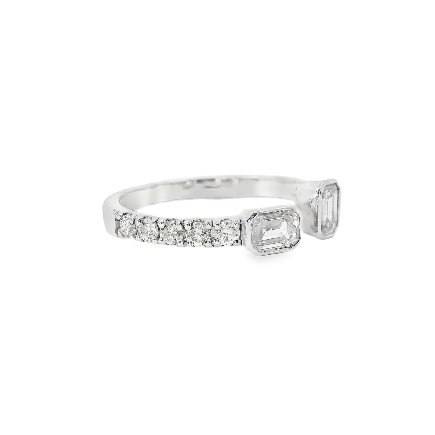 0.92CT Emerald and Round Cut Diamond Ring 18k Gold