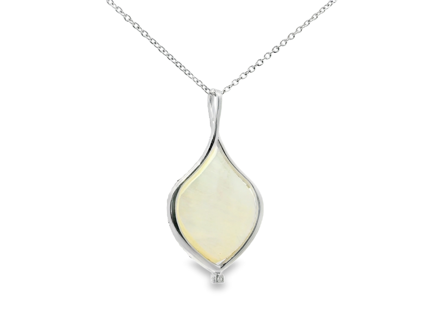 0.55CT Diamond with White MOP